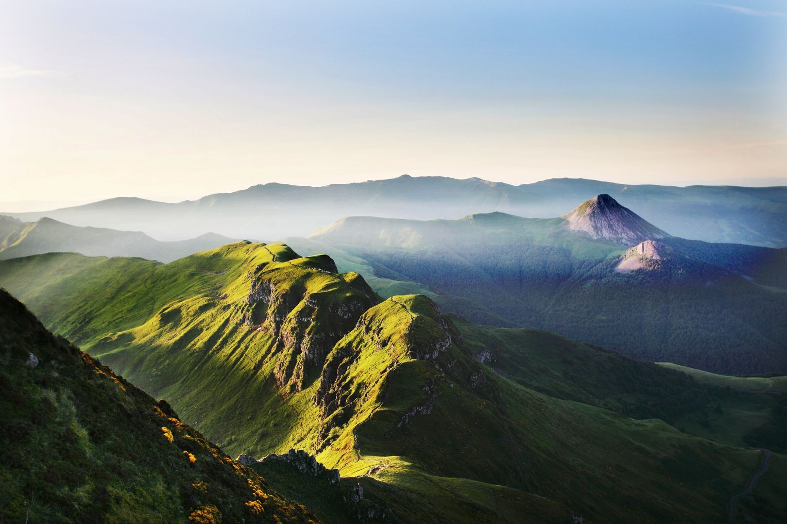 volcan d'Auvergne l'auvergne en moto
