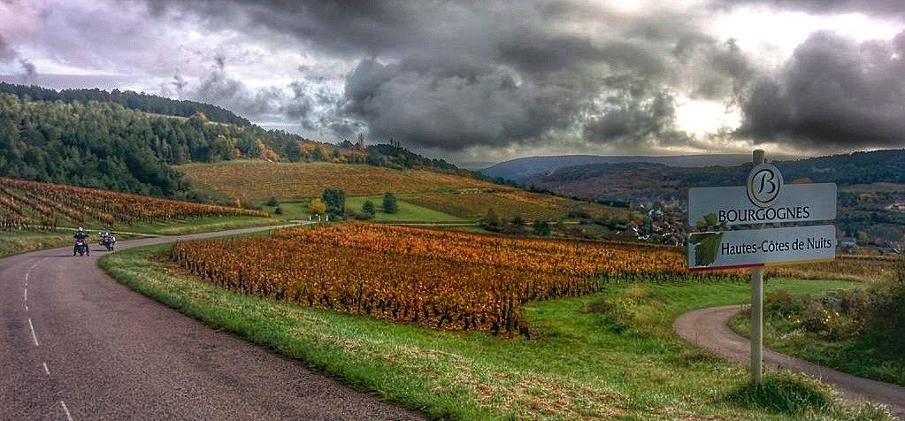 Road trip moto en Côte d’Or au cœur historique de la Bourgogne