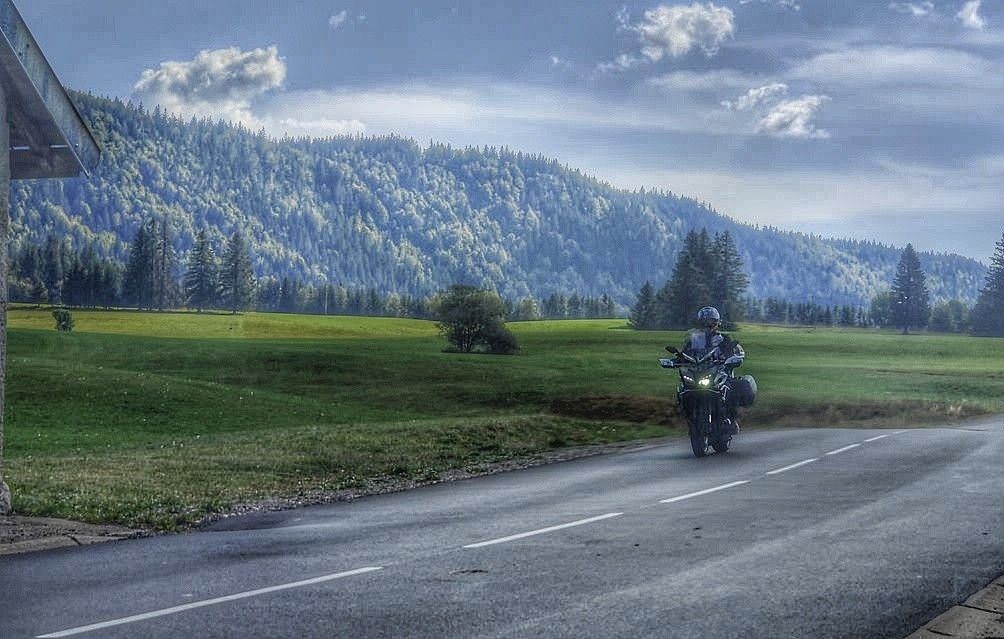 Voyage à moto en Franche-Comté sur les plus belles routes à moto du Jura