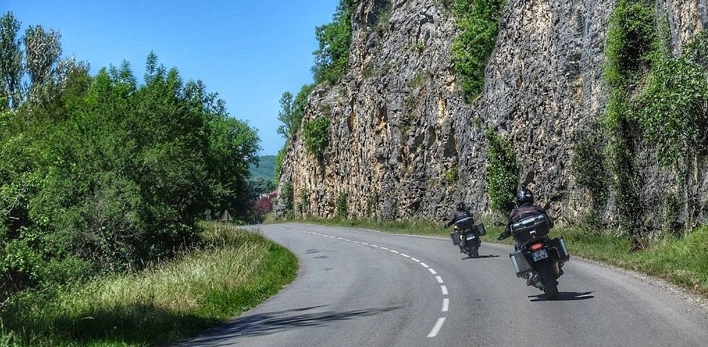 Road trip moto en Dordogne dans le Périgord noir au pays de la gastronomie
