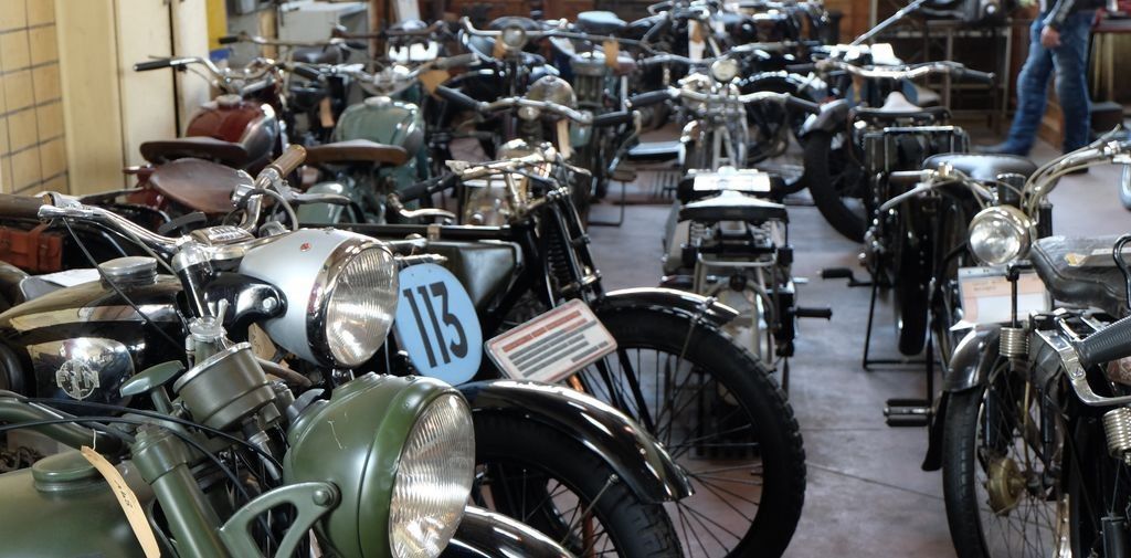 Les Ardennes Belges à moto : Motocyclette d'Autrefois, la collection Thiry