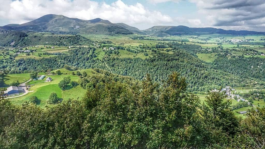 111 voyage moto road trip auvergne cantal 01