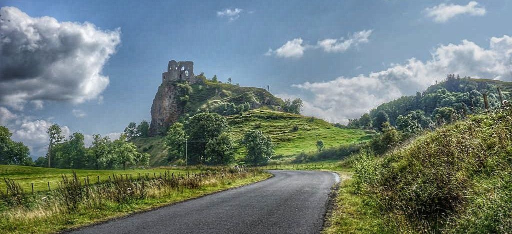 128 voyage moto road trip auvergne cantal 01