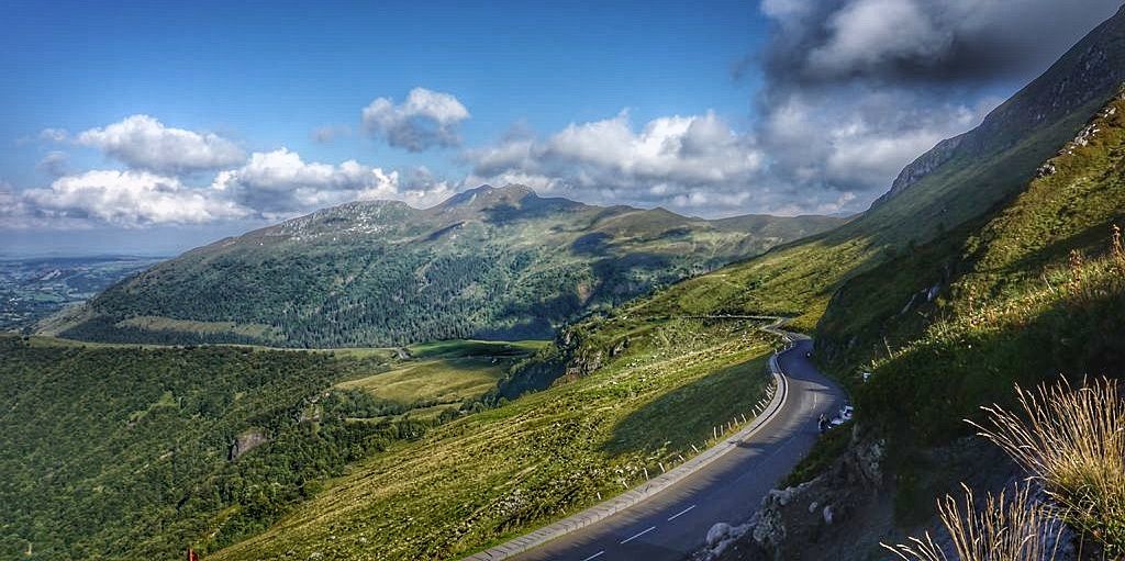 137 voyage moto road trip auvergne cantal 01