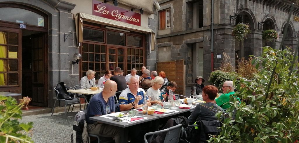 75 voyage moto road trip auvergne cantal