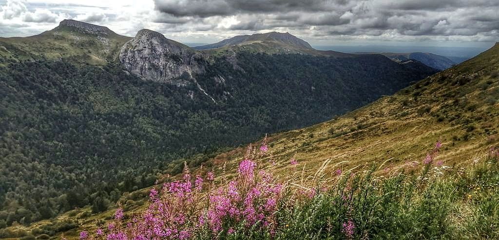 88 voyage moto road trip auvergne cantal 01