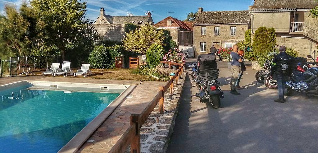 47 voyage moto road trip valle lot quercy 01