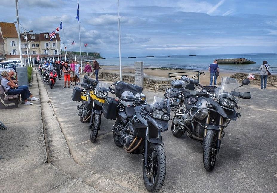 voyage moto road trip normandie débarquement arromanches