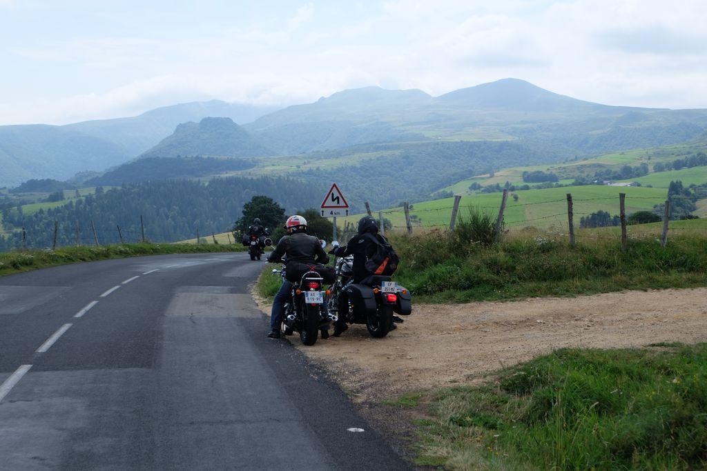 38 voyage moto road trip auvergne sancy