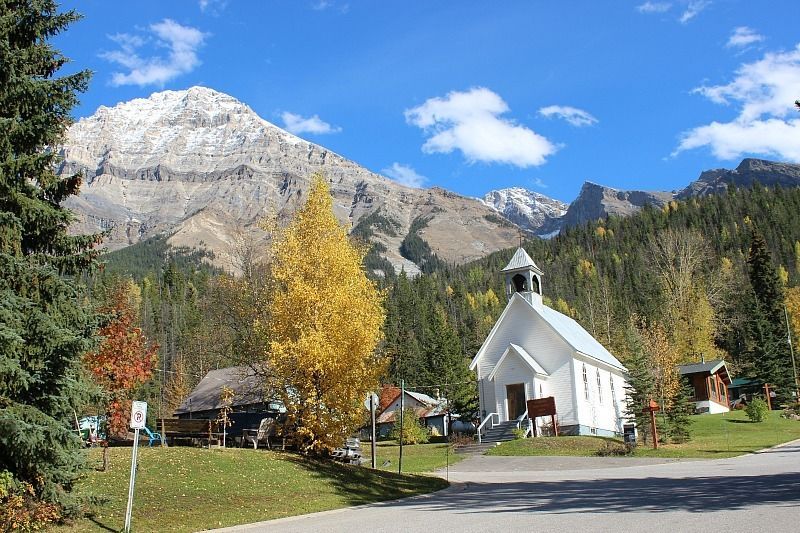 field eglise canada yoho voyage moto