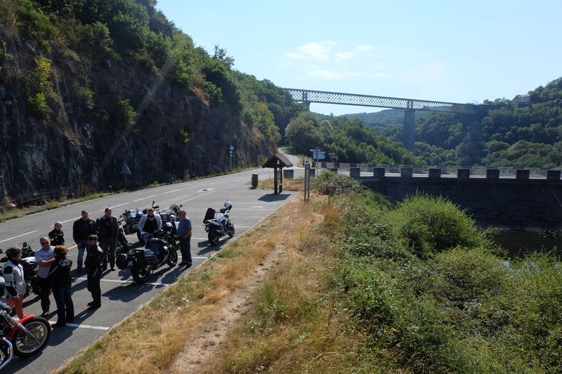 12 voyage moto Auvergne Sioule