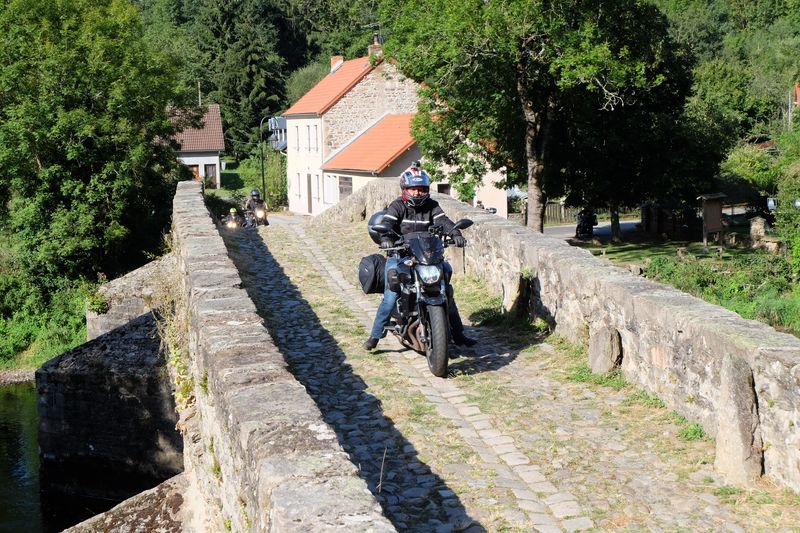 2 voyage moto Auvergne Sioule