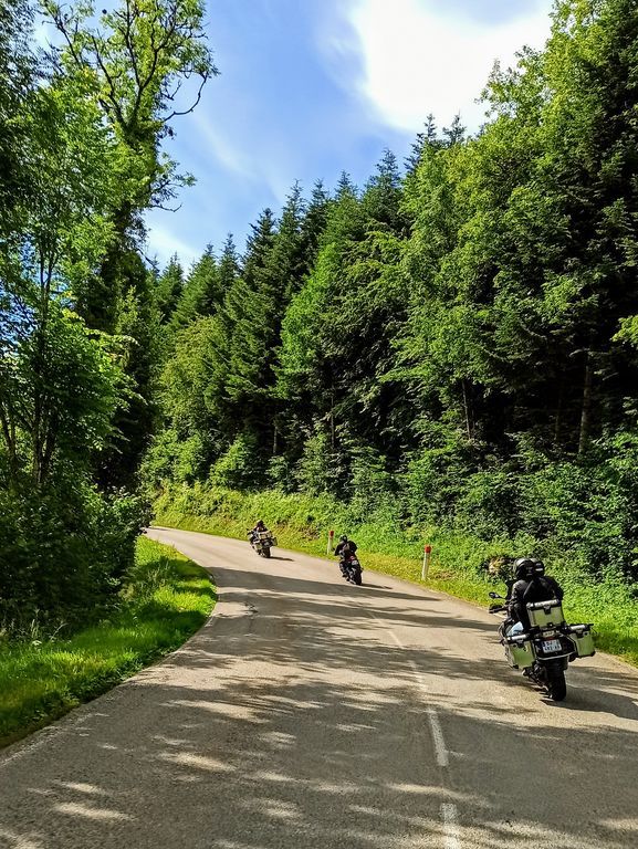 16 voyage moto road trip jura