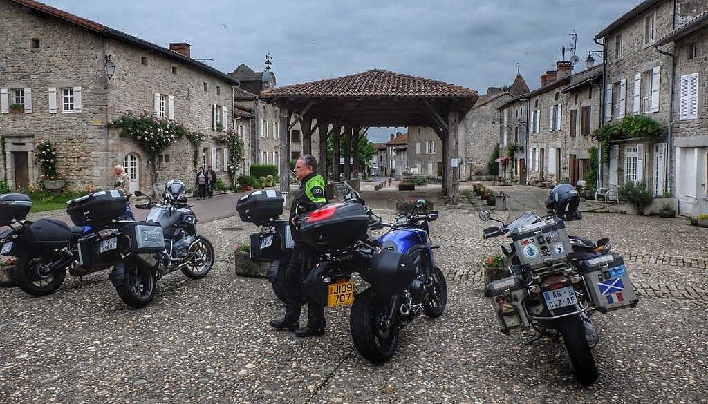 29 voyage moto limousin road trip 01