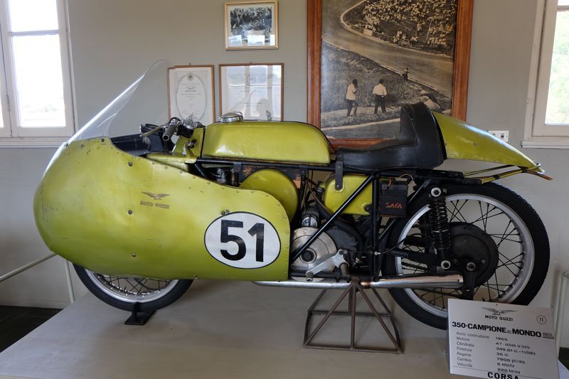 22 moto guzzi musée