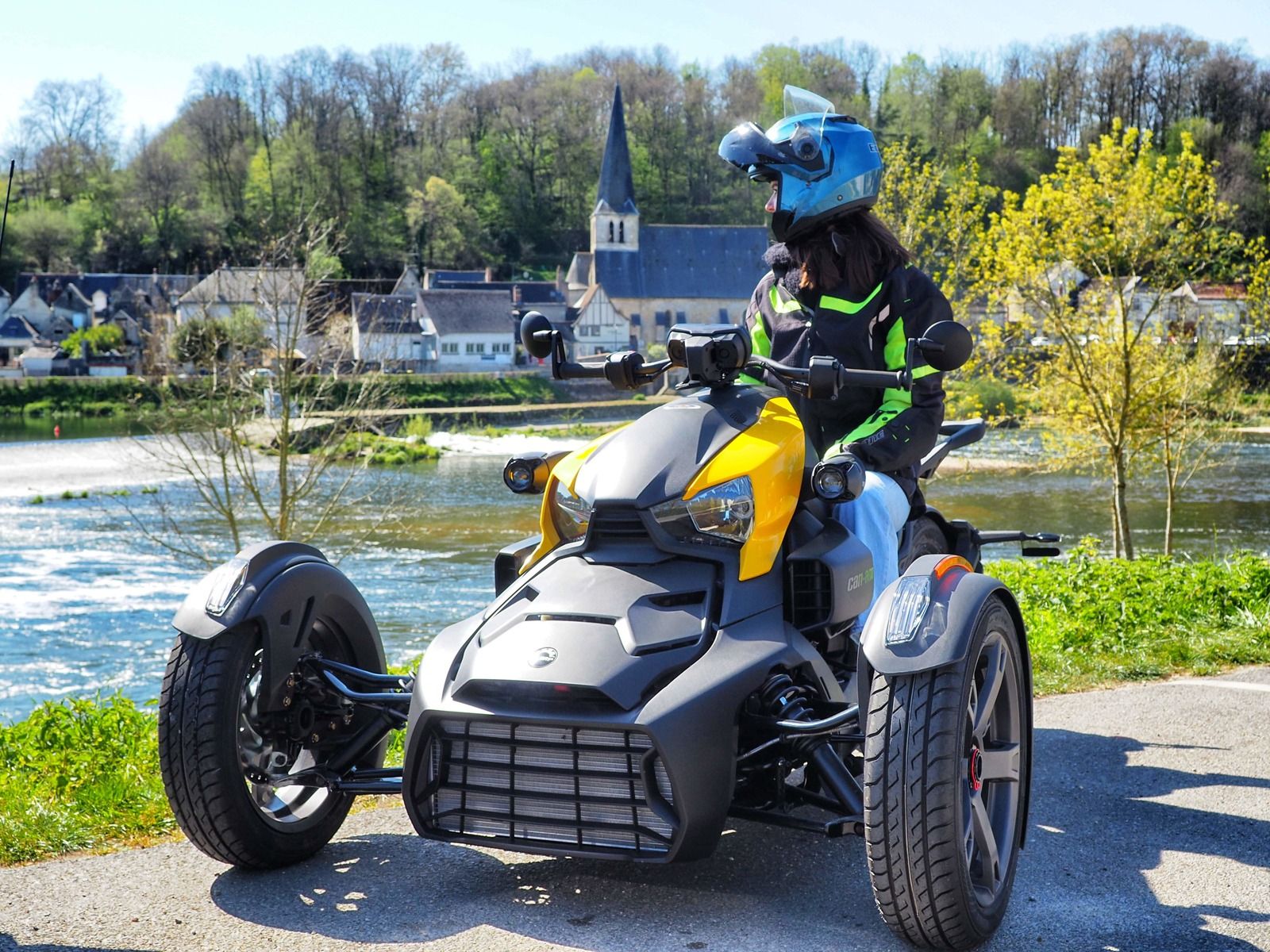 Ride in tours can am val de loire bords de loire Spyder Snapseed min