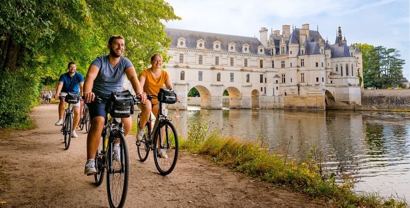 chateau chenonceau loire velo voyage