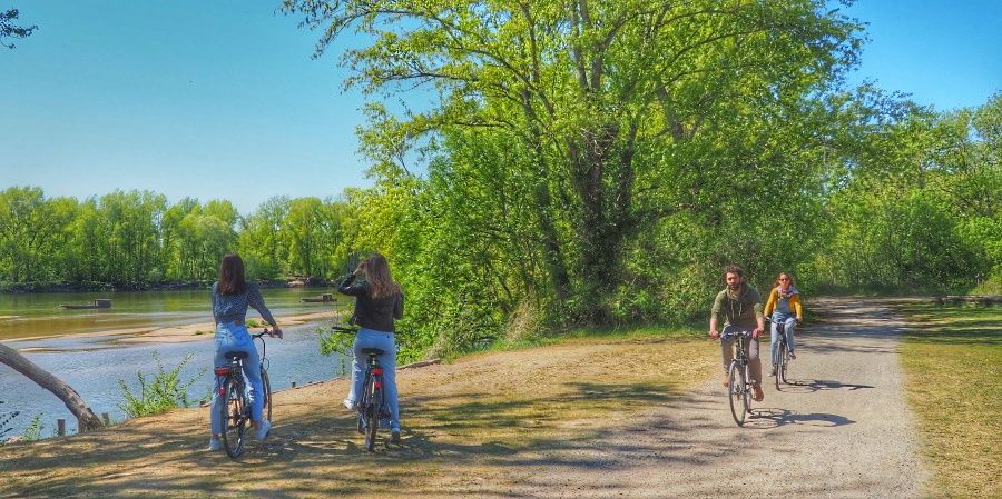 loire velo voyage montlouis amis famille