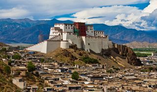 Jour 3 - Lhassa - Shigatse (365 km)