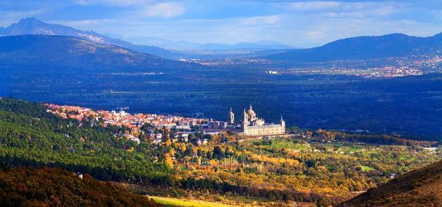 Escorial ségovie road trip moto centre espagne ville unesco