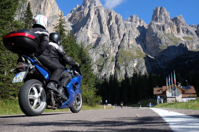 viagem motocicleta alpes