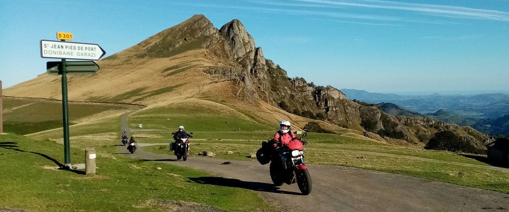 road trip  pyrénées a moto