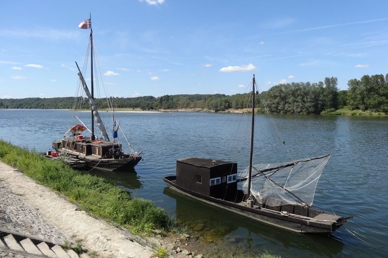 loire valley boats in Brehemont