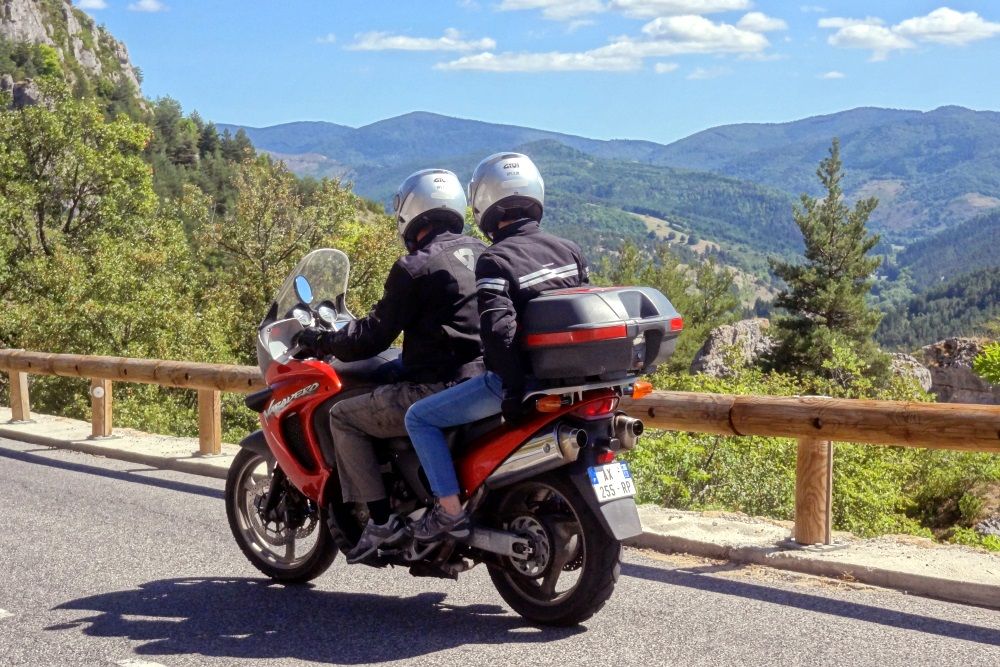 voyage organisé en moto dans les cévennes