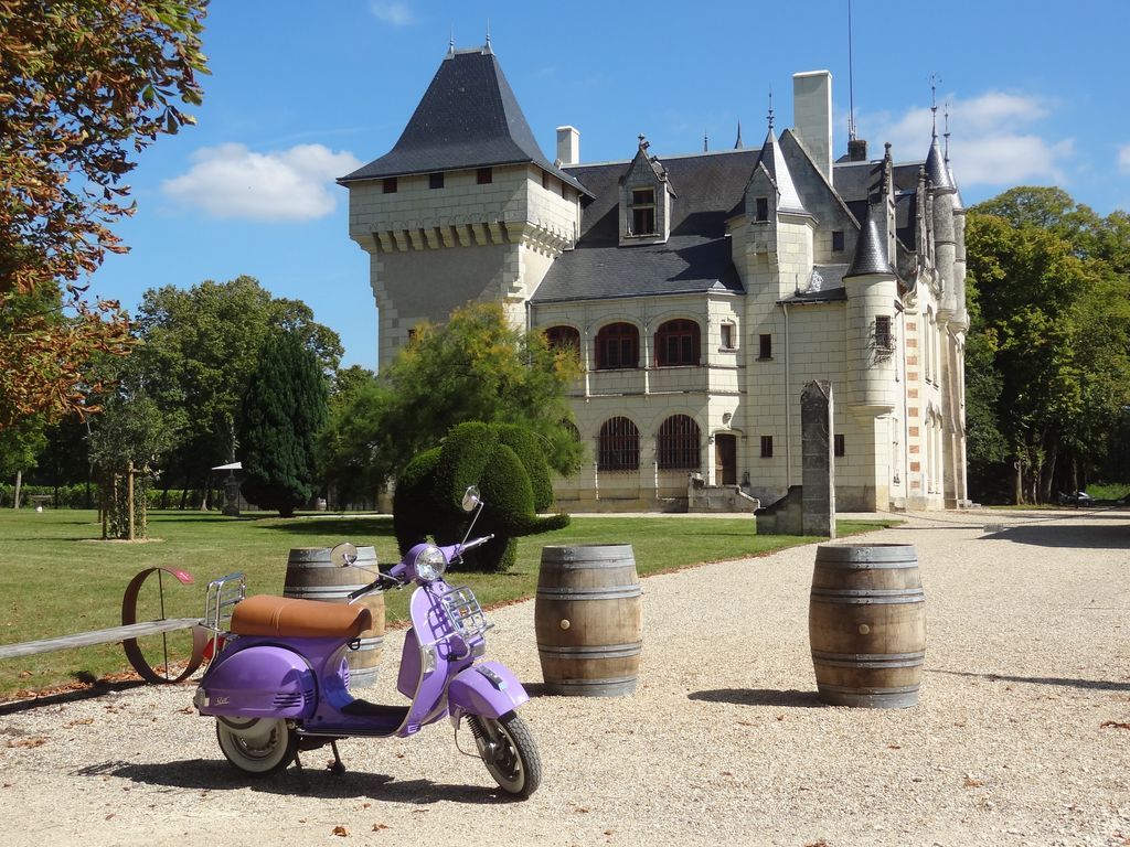 louer un scooter à Chinon