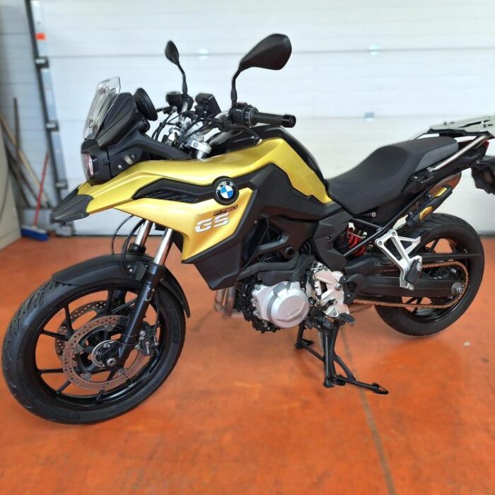 moto disponible en achat-revente - motorcycle available for sell and buy back