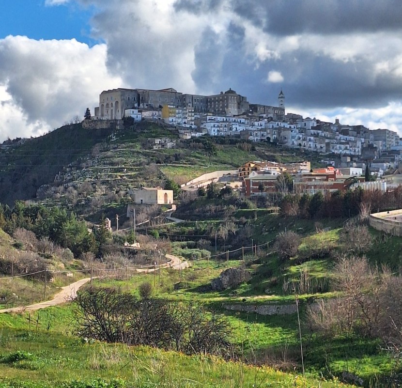 Voyage moto dans les Pouilles : la cité perché de Minervo Murge