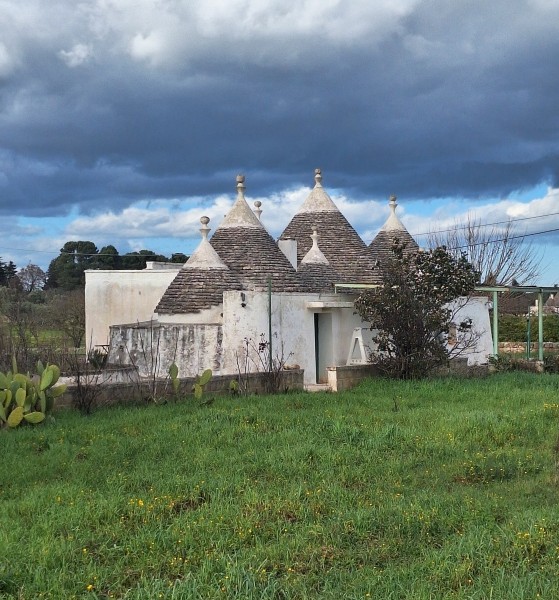 Voyage moto dans les Pouilles : Trulli dans la vallée d'Itria